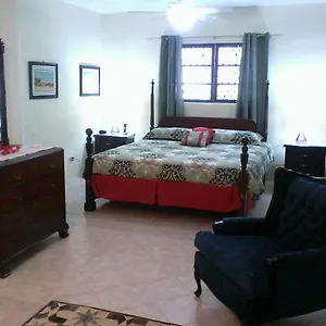 Gillys Dream , Nassau Bahamas