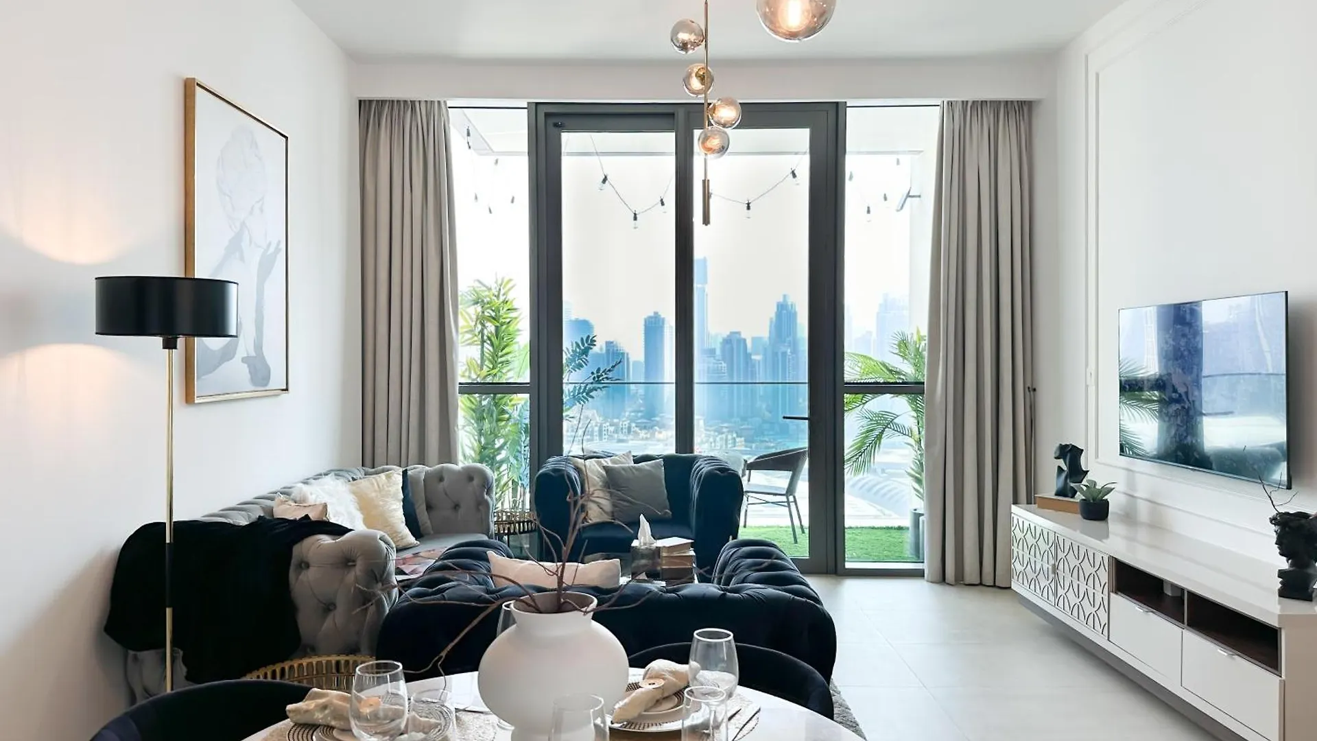 Stylish 2 Bedroom Dior-Inspired Apartment Connected To Dubai Mall 0*,  איחוד האמירויות הערביות