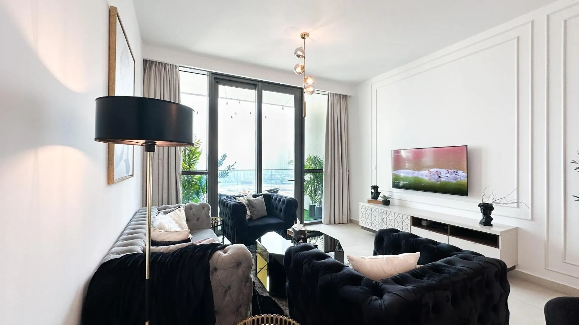 Stylish 2 Bedroom Dior-Inspired Apartment Connected To Dubai Mall