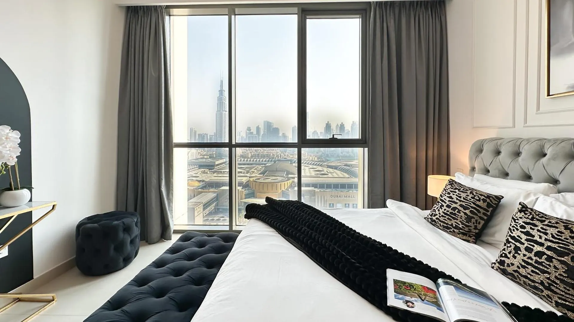 Stylish 2 Bedroom Dior-Inspired Apartment Connected To Dubai Mall 0*,  איחוד האמירויות הערביות