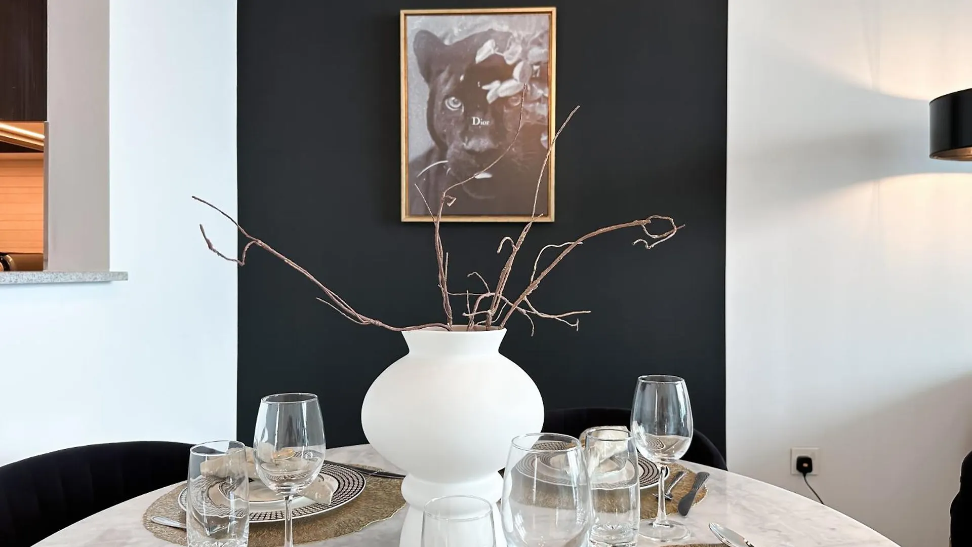 Stylish 2 Bedroom Dior-Inspired Apartment Connected To Dubai Mall