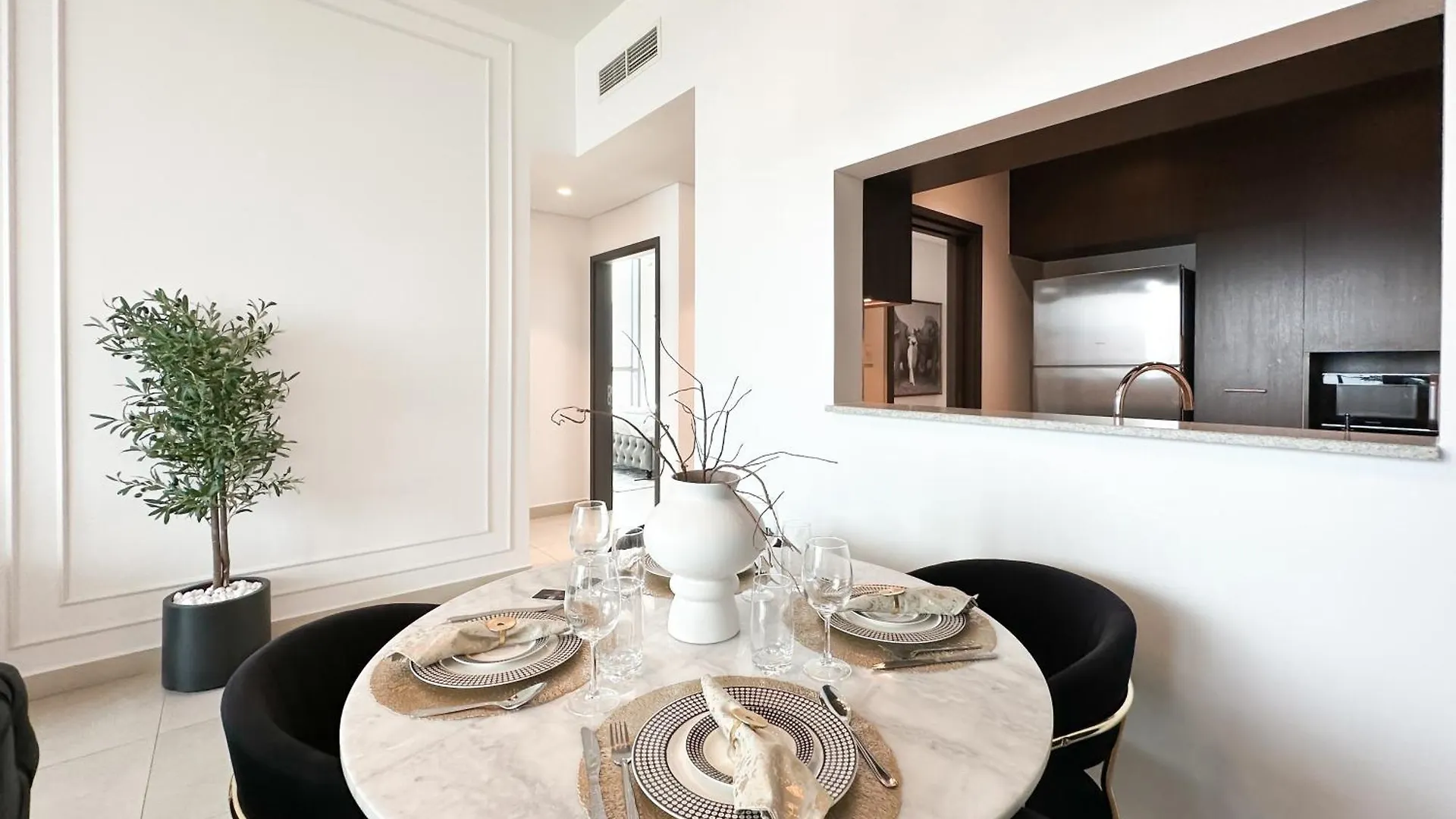 Stylish 2 Bedroom Dior-Inspired Apartment Connected To Dubai Mall