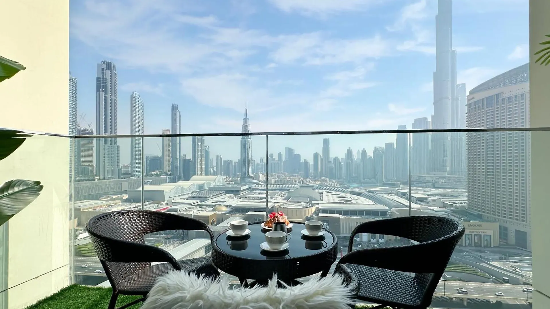 Stylish 2 Bedroom Dior-Inspired Apartment Connected To Dubai Mall