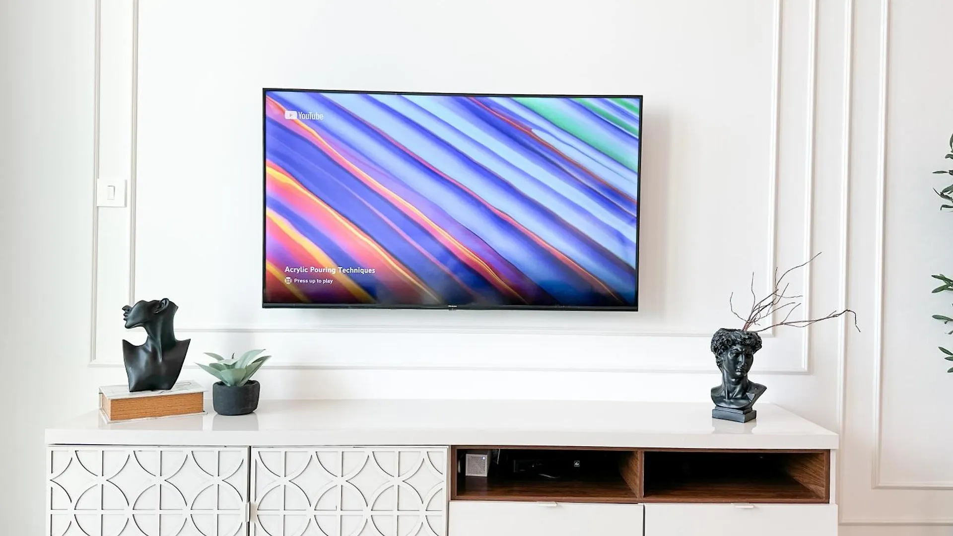 Stylish 2 Bedroom Dior-Inspired Apartment Connected To Dubai Mall United Arab Emirates